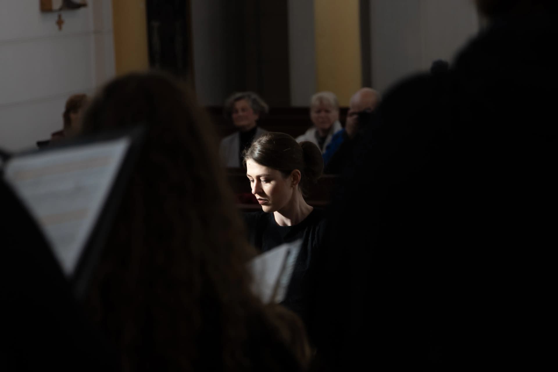 Hra světel, stínů a piana